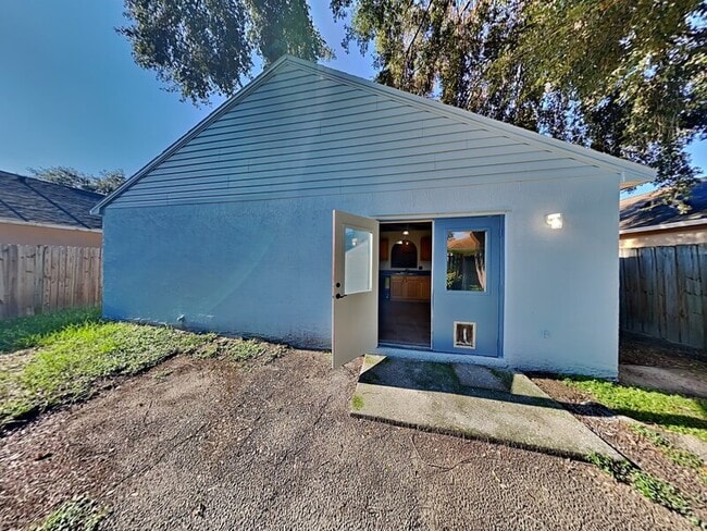 Building Photo - 5545 New Cambridge Rd