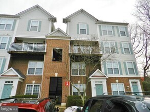 Building Photo - 12765 Fair Crest Ct