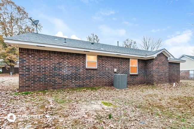 Building Photo - 5551 Chapel Hill Dr