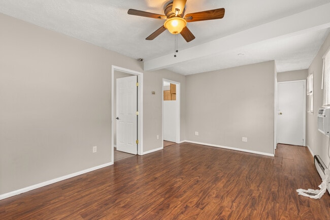 Building Photo - 447 Johnson Ave