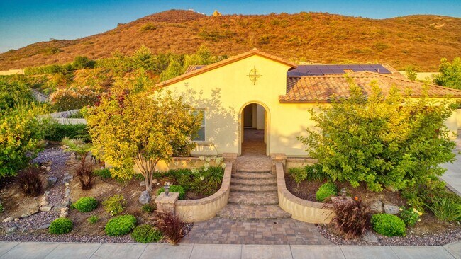 Building Photo - 5 Bedroom Resort-Style Estate with Pool, Spa & RV Parking