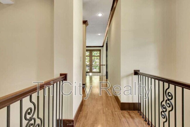 Building Photo - 250 Moss Creek Walk