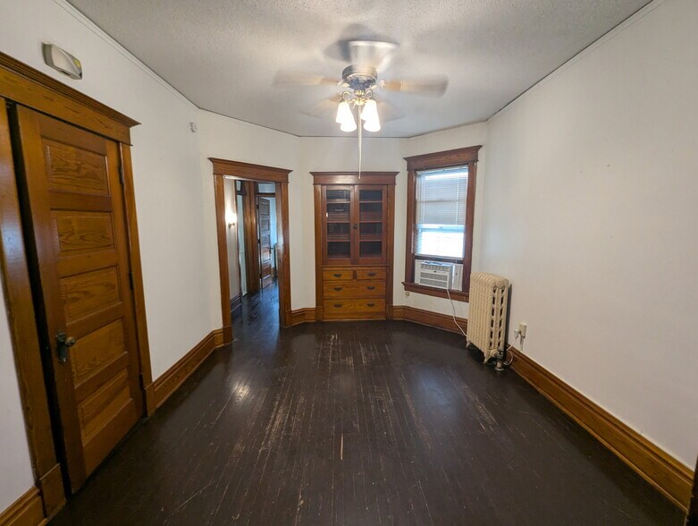Dining Room - 514 E Grove St