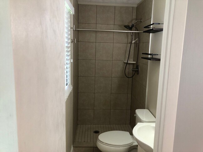 Building Photo - 3BR/2BA Home with Huge Fenced Yard, Fire pit Area & Storage Shop