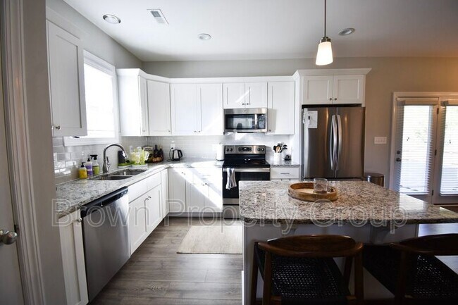 Building Photo - 517 Rempstone Ln