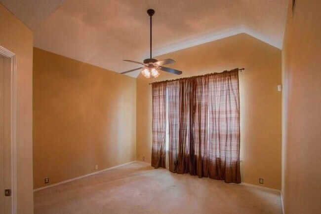 Building Photo - 6908 Chateau Dr