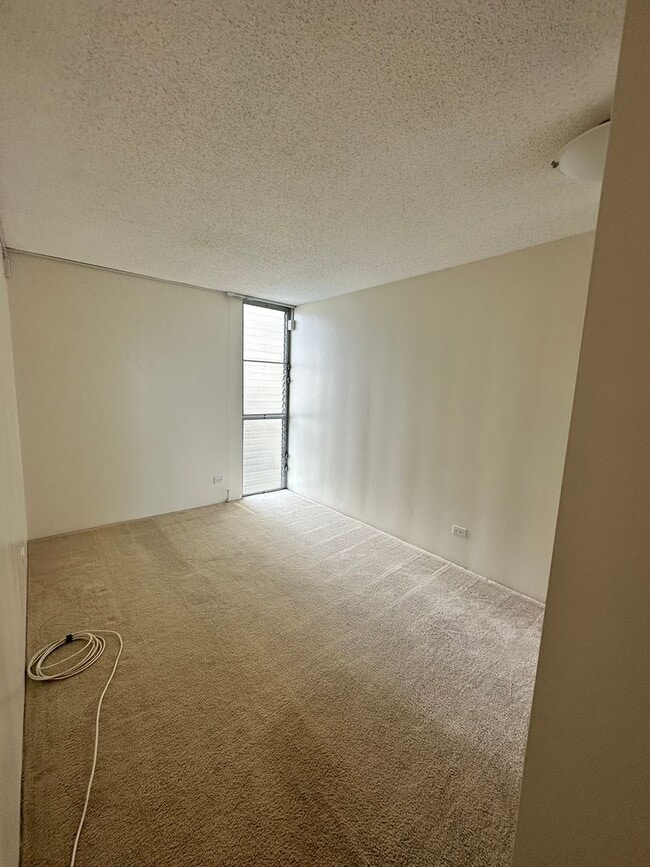 Building Photo - 1050 Kinau St