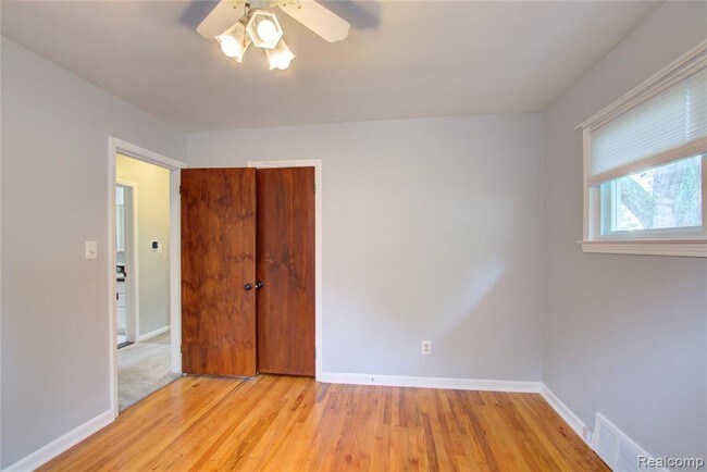 Building Photo - 249 S Chocolay Ave