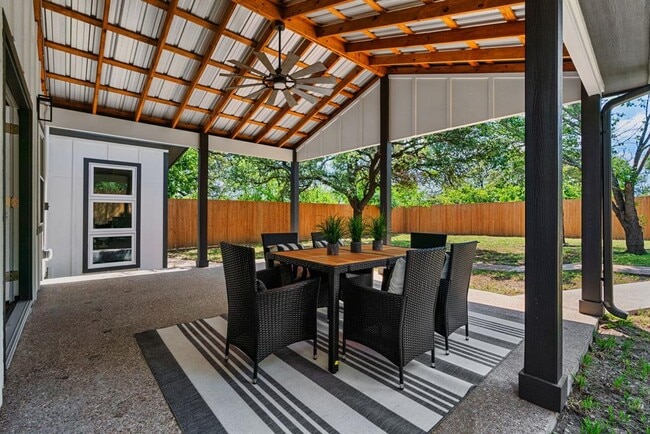 Building Photo - 6501 Thomas Springs Rd