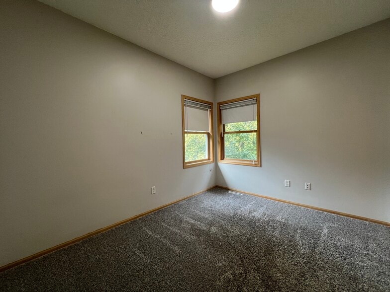 Bedroom 3 - 118 S Shannon Dr