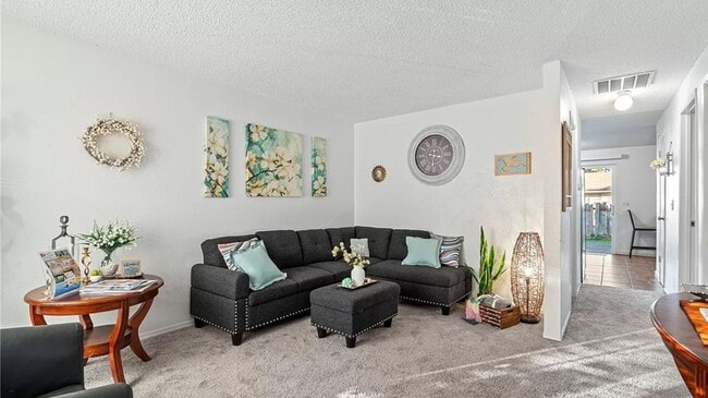 Building Photo - 4 Bedroom 2 Bath House For Rent Federal Way
