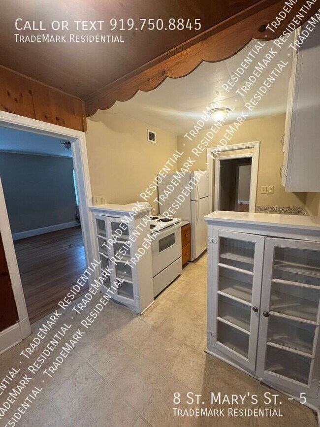 Building Photo - 8 St Marys St