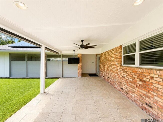 Building Photo - 4112 Pine Park Dr