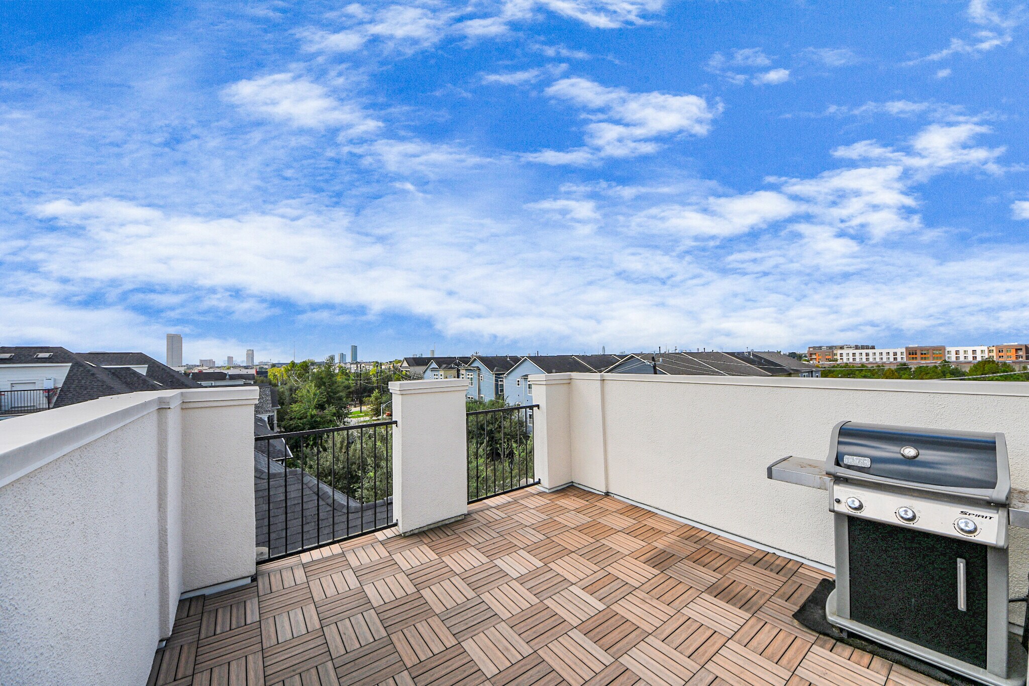 Host under the wide Texas sky with city views as your backdrop. - 620 Rutland St