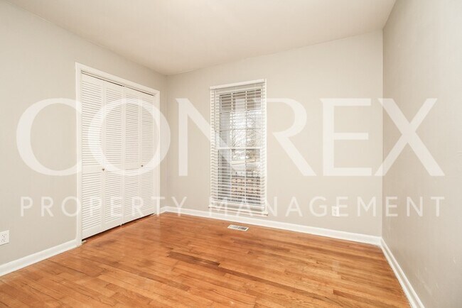 Building Photo - Spacious 3 Bedroom Bungalow in Decatur!