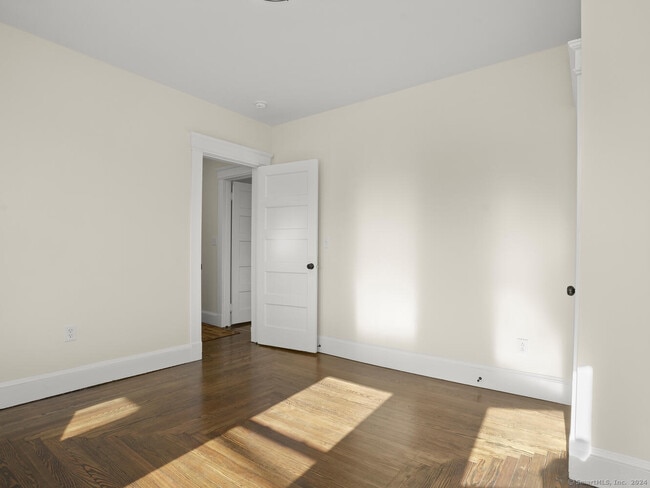 Building Photo - 99 Noble Ave