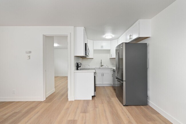 Building Photo - Greenlake / Phinney Ridge Remodel - In-Uni...