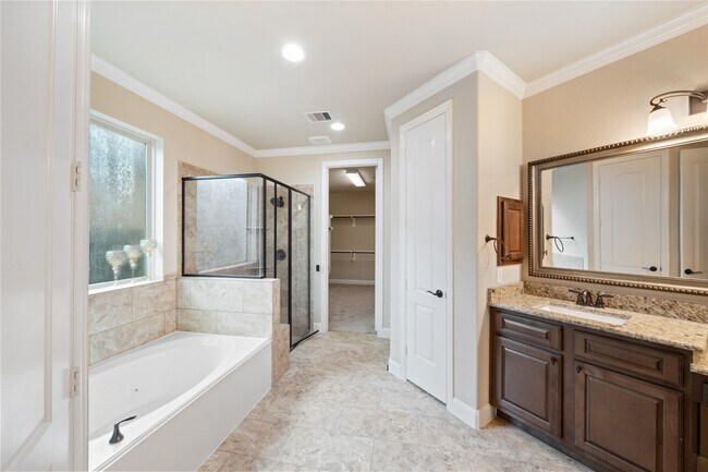 Building Photo - 10314 Radcliff Lake Dr