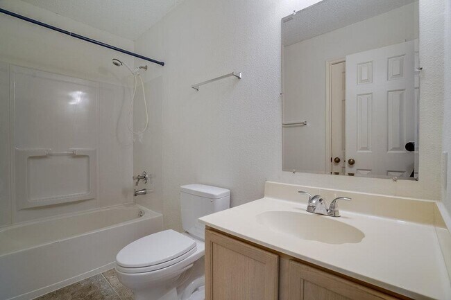 Building Photo - 12920 Latchwood Ln