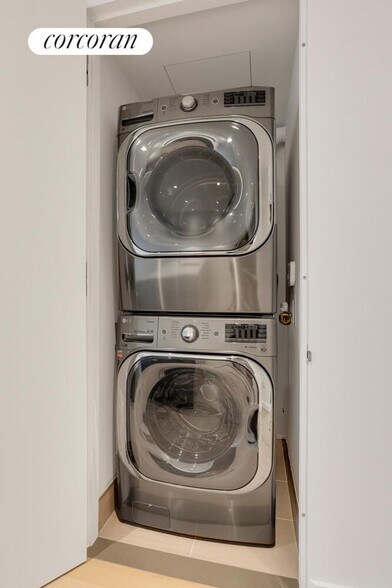 Building Photo - 555 W 22nd St