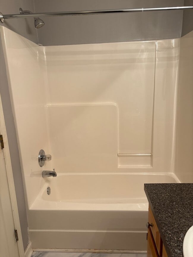 Building Photo - Your Dream Townhome Awaits