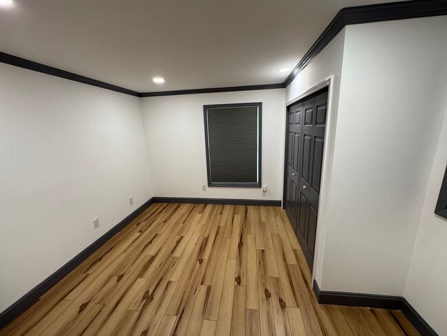 Building Photo - Beautiful Executive Home with High End Upg...
