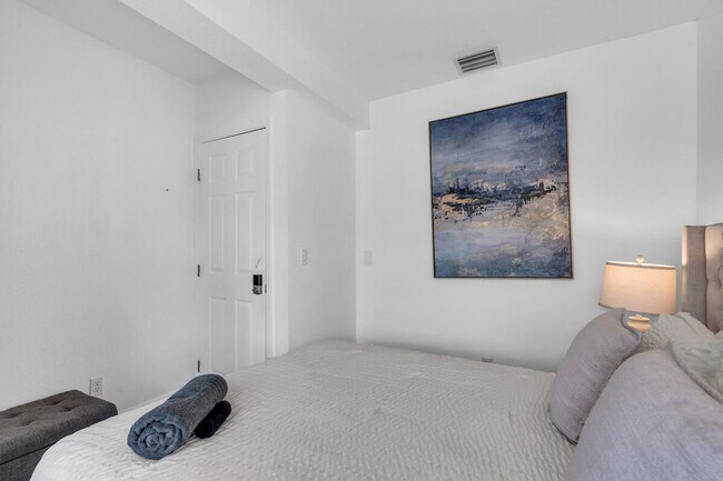 Building Photo - 2970 NW 15th St