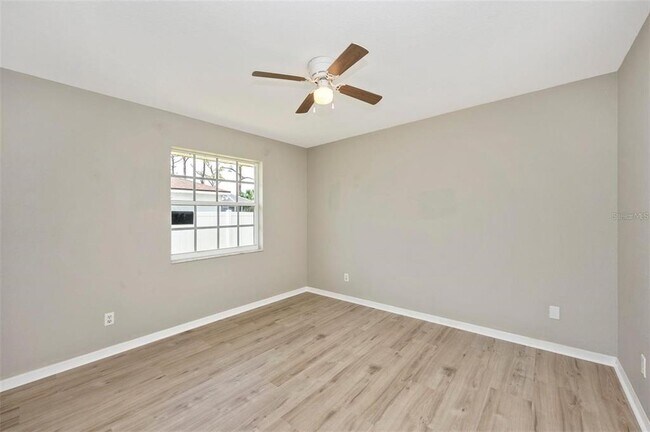 Building Photo - 4382 Sunburst Ave