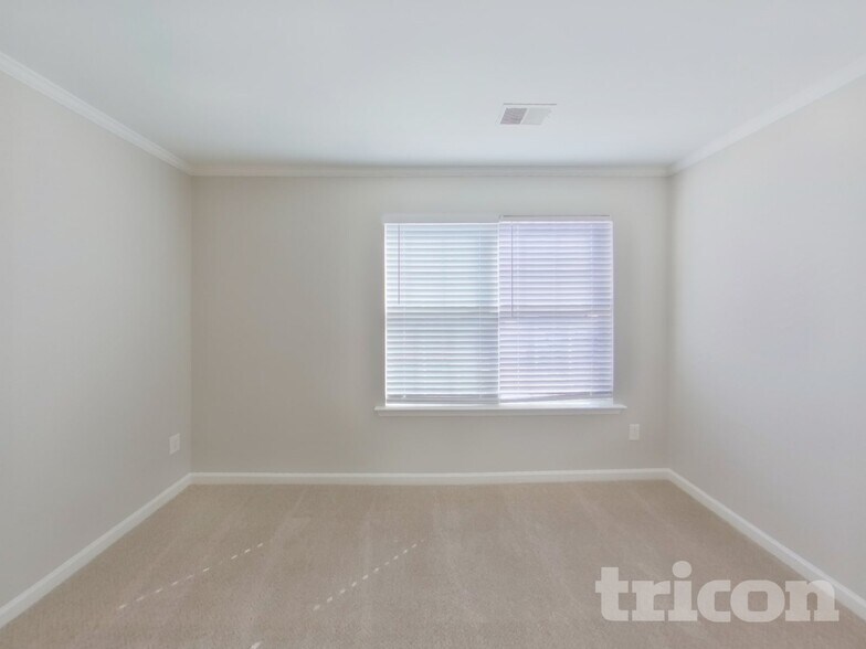 Building Photo - 153 Chesterbrook Ln