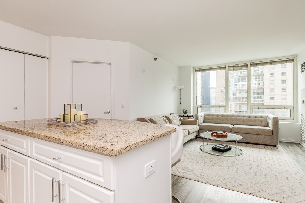 Building Photo - 33 W Ontario St