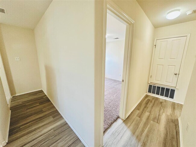 Building Photo - 2205 Boyds Way