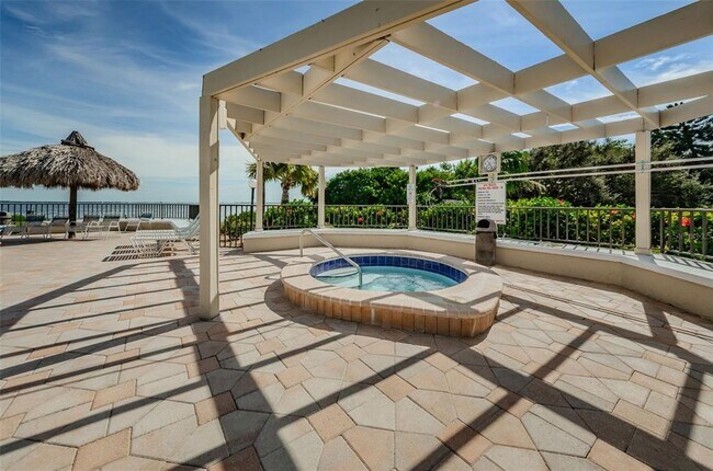 Building Photo - 6382 Palma Del Mar Blvd S