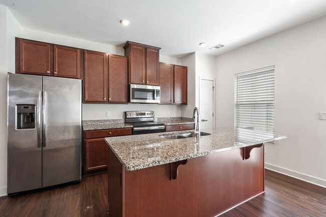 Building Photo - 4316 Summercrest Blvd