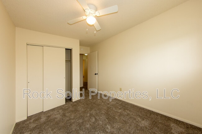 Building Photo - 4721 Hickory Pl