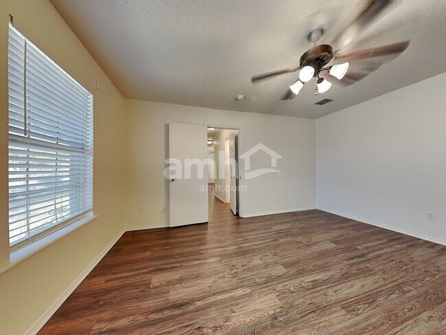 Building Photo - 1699 Wildrose Dr