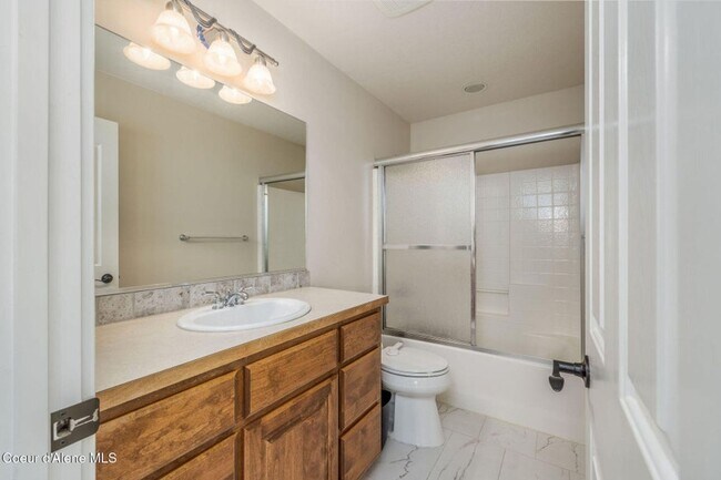 Building Photo - Beautiful home in Broadmore Estates