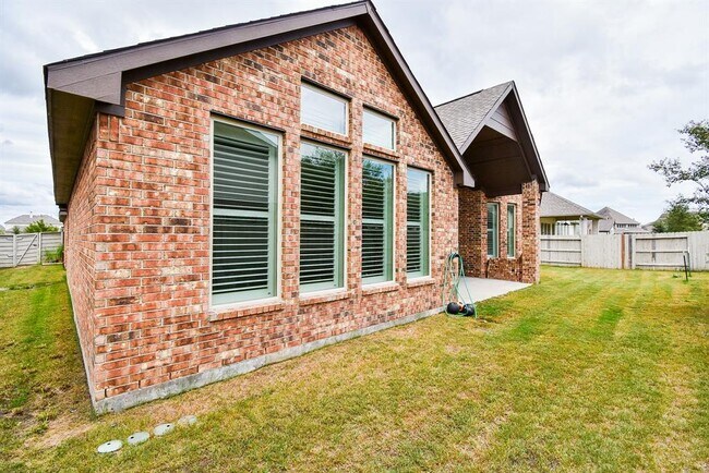 Building Photo - 4718 Mesquite Terrace Dr