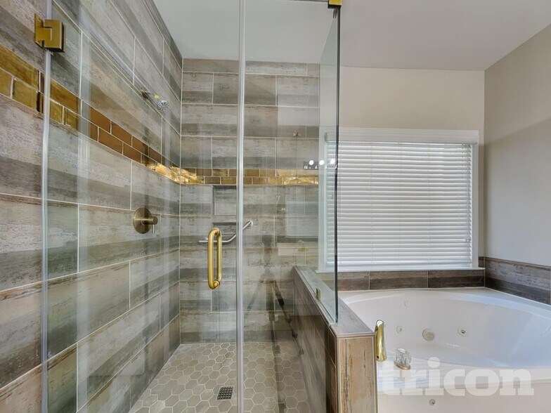 Building Photo - 2205 Washington Dr