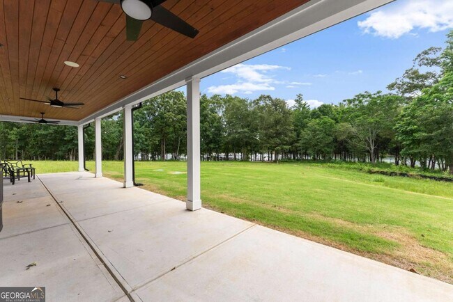 Building Photo - 151 S Pointe Dr