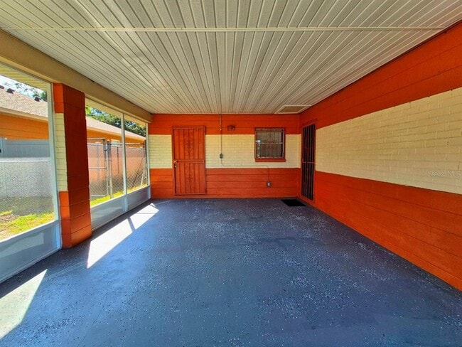 Building Photo - 2413 E 38th Ave