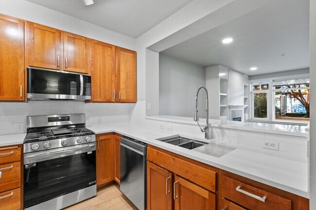 Building Photo - 1Bd/1Ba Kirkland Condo