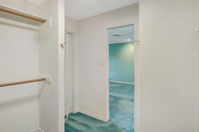 Building Photo - 11090 Lakeside Dr