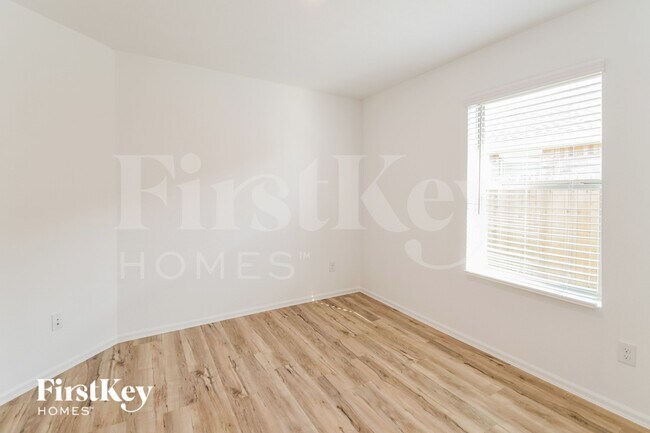 Building Photo - 456 Maple Bnd Ln