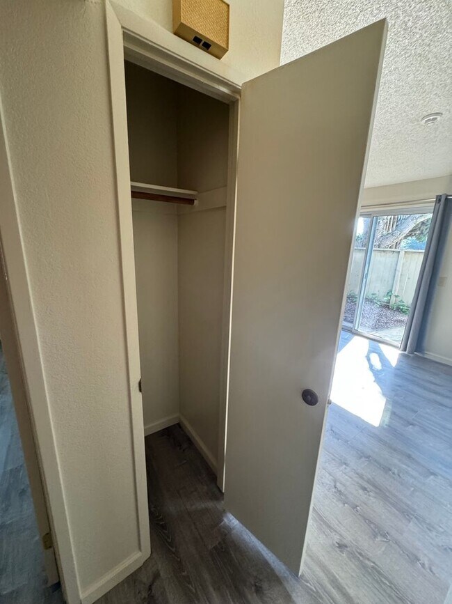 Building Photo - z6850Countryclubdr