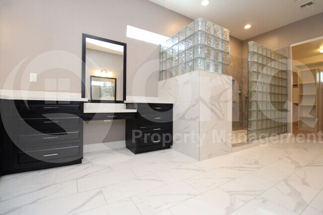 Building Photo - 4501 E Timberline Ct