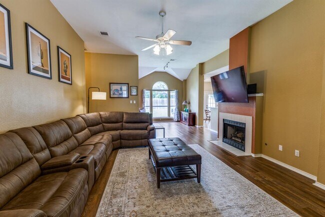 Building Photo - 6614 Bramber Ln