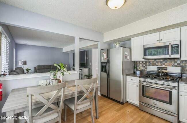 Building Photo - 146 Hamlet Ct