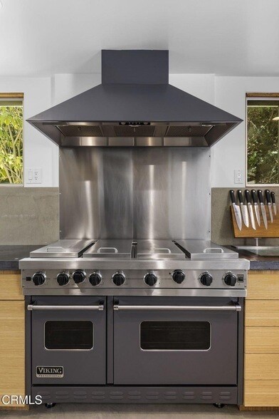 Building Photo - 3551 Dixie Canyon Pl