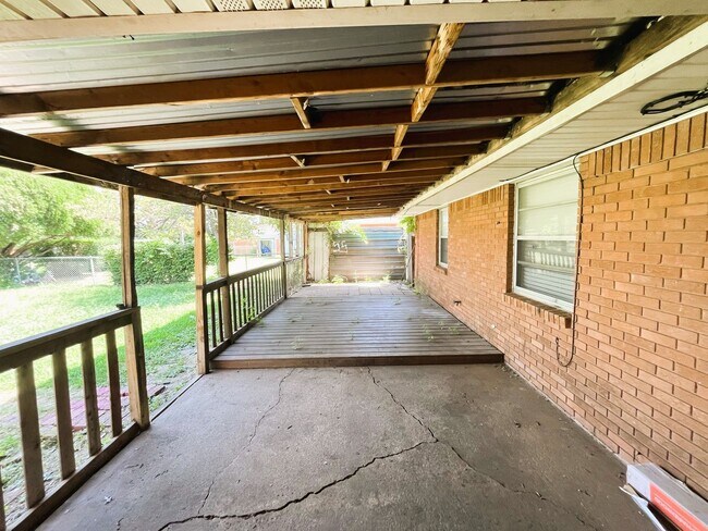 Building Photo - 2117-Sw77 SW 77th Pl