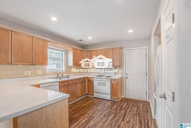 Building Photo - 139 Flagstone Ln